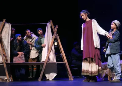 Escena de 'Amahl y los visitantes nocturnos', ópera en el Real Teatro del Retiro del Teatro Real. En la imagen vemos Madre: Begoña Gómez ,Melchor: Gabriel Mas,Gaspar: David Barrera,Baltasar: Gonzalo Ruiz ,Paje y narrador: Milan Perišić