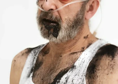 Javier Lago como Orfeo en 'Orfeo ed Euridice' de Gluck, una interpretación intensa que reimagina el personaje en su vejez.