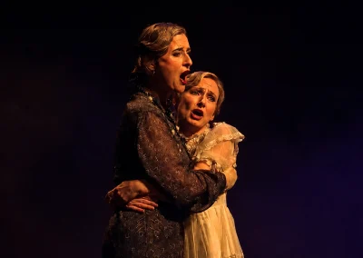 sandra ferrandez sonia de munck hildegart opera virgen roja abrazo